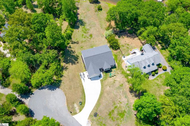 102 Indian Ridge Point, Laurens, SC 29360