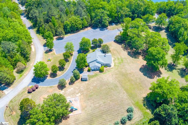 102 Indian Ridge Point, Laurens, SC 29360