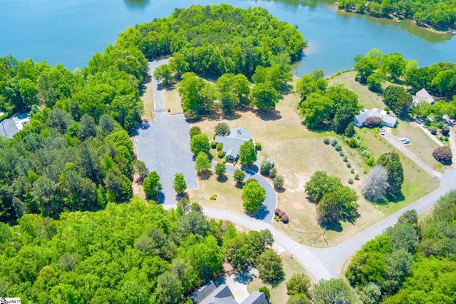 102 Indian Ridge Point, Laurens, SC 29360