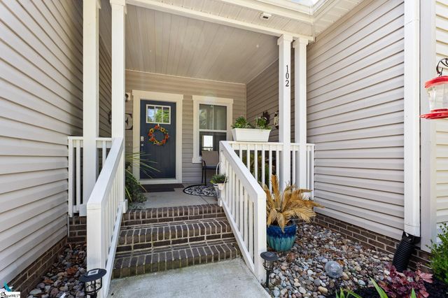 102 Indian Ridge Point, Laurens, SC 29360