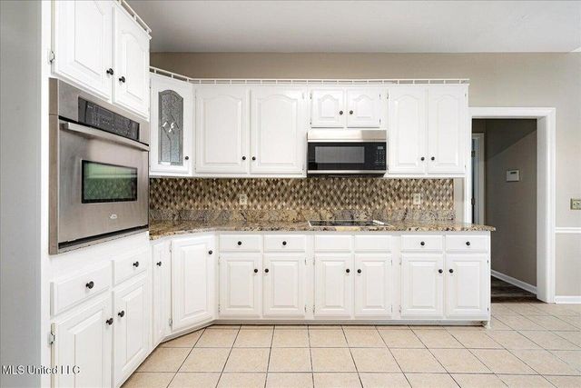 6923 SILVER CLOUD CV, Olive Branch, MS 38654