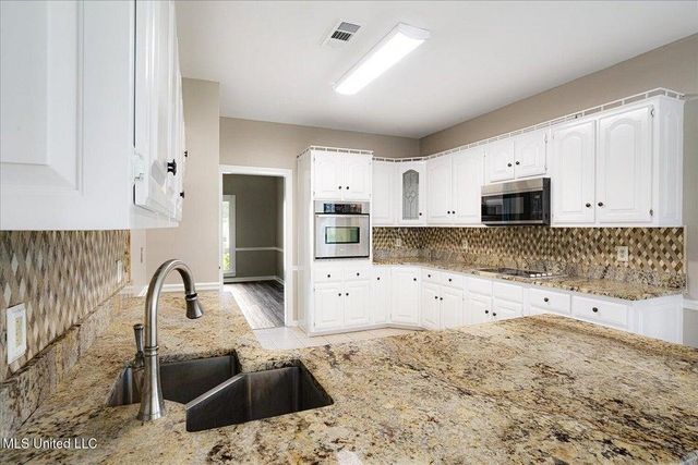 6923 SILVER CLOUD CV, Olive Branch, MS 38654