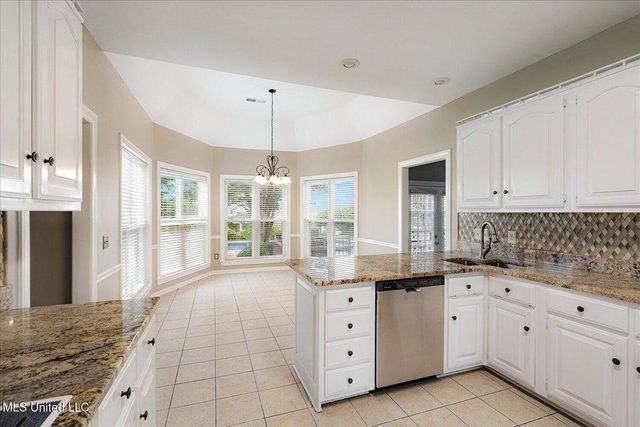 6923 SILVER CLOUD CV, Olive Branch, MS 38654