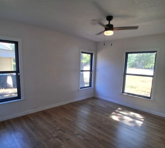 1113 Commerce Drive, Greenville, TX 75401
