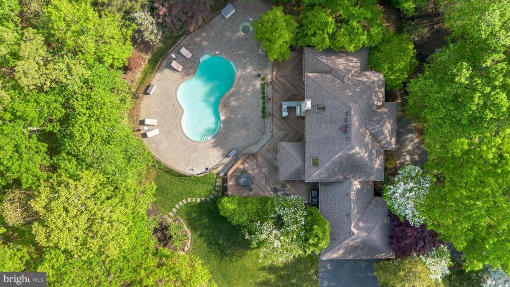 12 COUNTRY CLUB LANE, Marlboro, NJ 07746