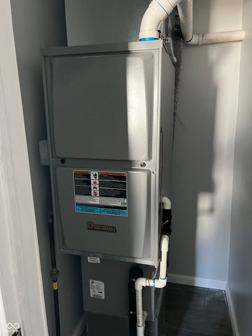 5793 E Us Highway 136, Crawfordsville, IN 47933