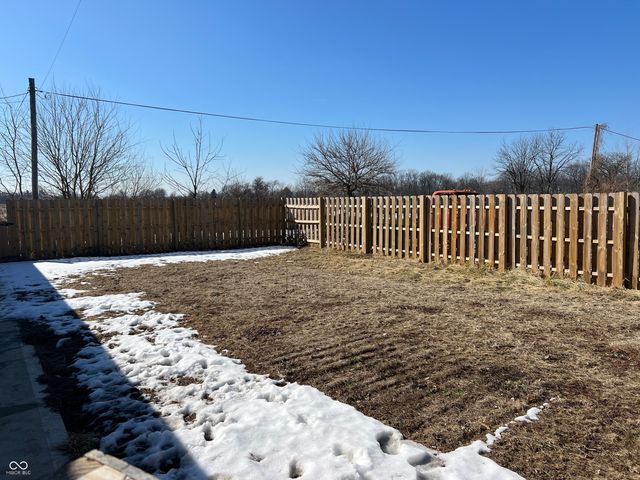 5793 E Us Highway 136, Crawfordsville, IN 47933