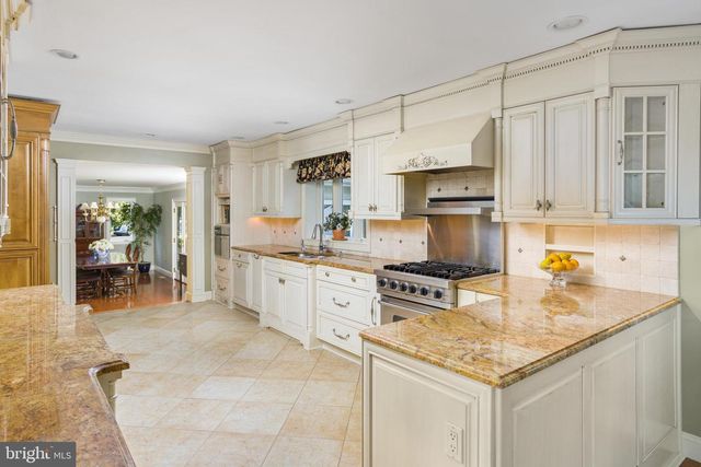 2501 SYLVAN AVE, Hamilton, NJ 08610