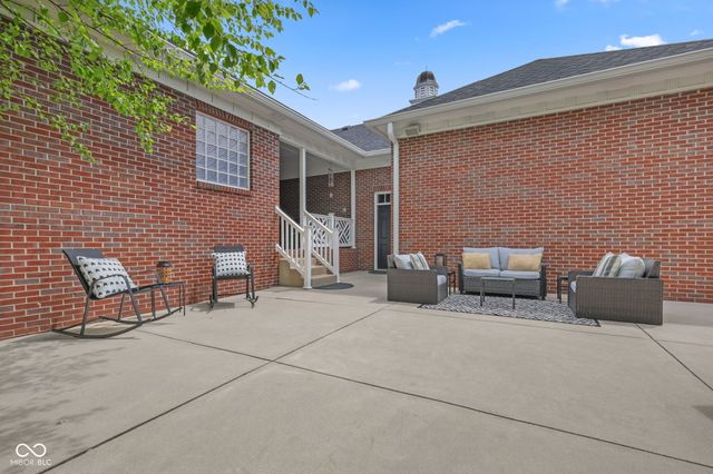 2888 Cromwell Court, Greenwood, IN 46143