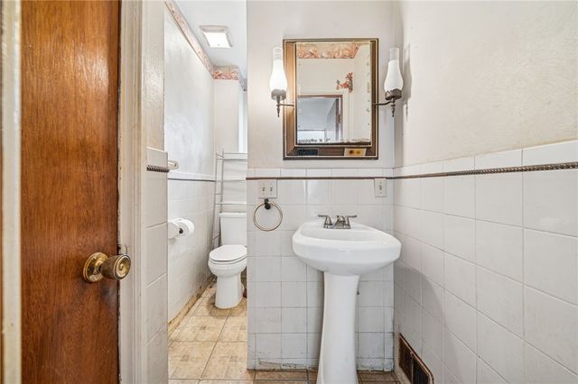 2622 Harrison St, Mckeesport, PA 15132