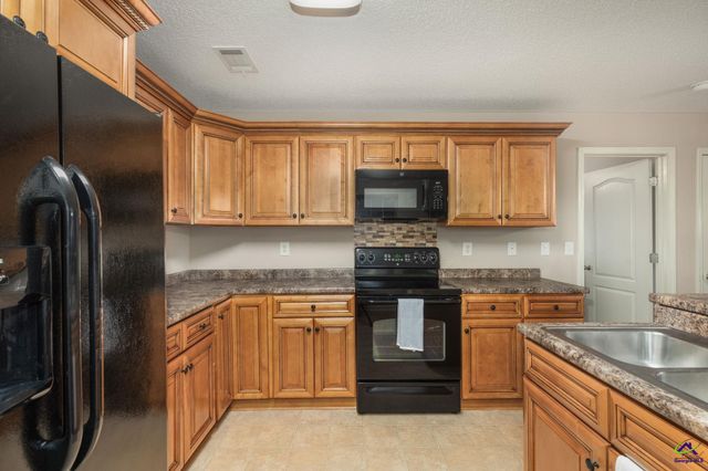 501 Longhorn Trail, Perry, GA 31069