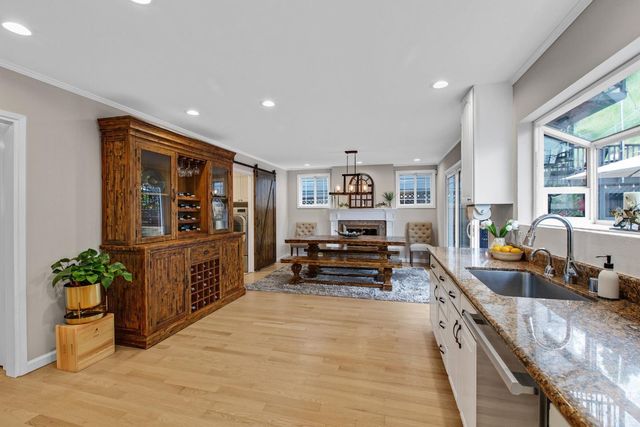 12 Yellowstone Way, Pacifica, CA 94044