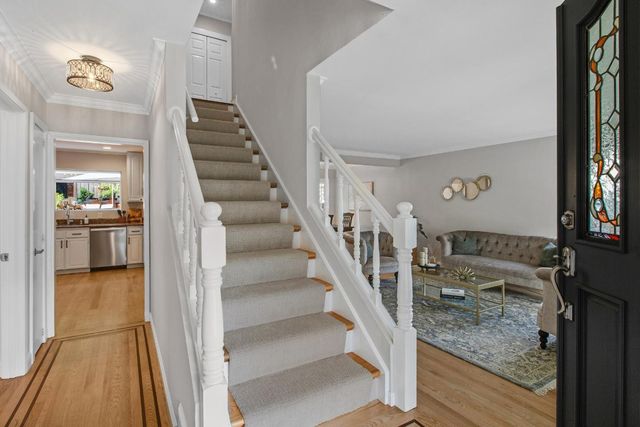 12 Yellowstone Way, Pacifica, CA 94044
