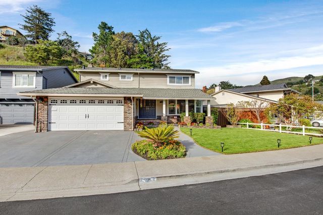 12 Yellowstone Way, Pacifica, CA 94044