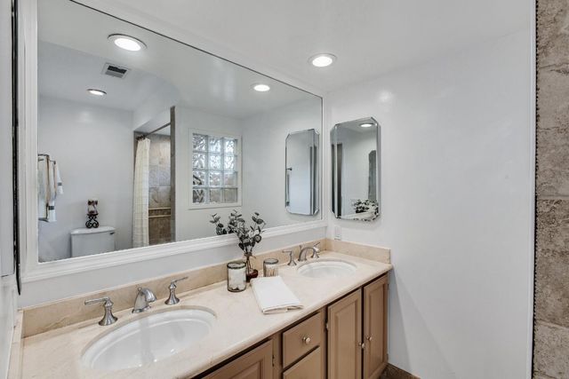 12 Yellowstone Way, Pacifica, CA 94044