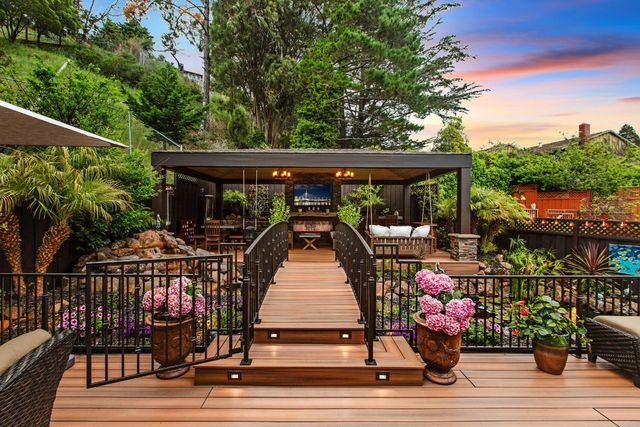 12 Yellowstone Way, Pacifica, CA 94044