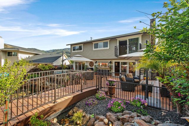 12 Yellowstone Way, Pacifica, CA 94044