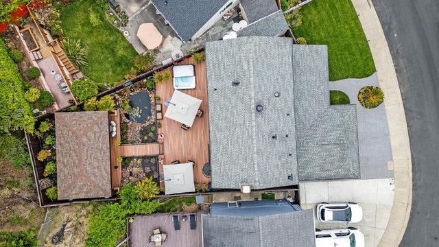 12 Yellowstone Way, Pacifica, CA 94044