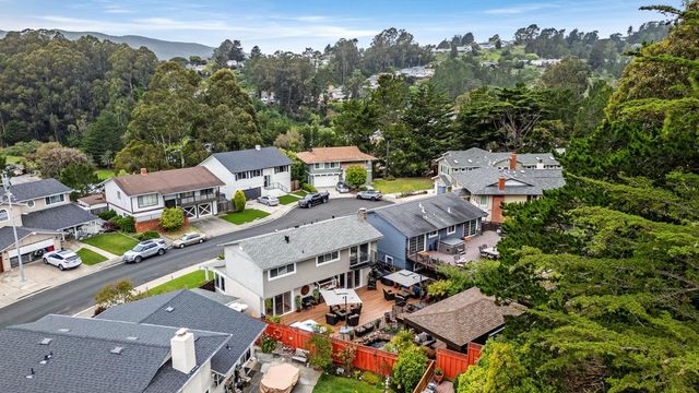12 Yellowstone Way, Pacifica, CA 94044