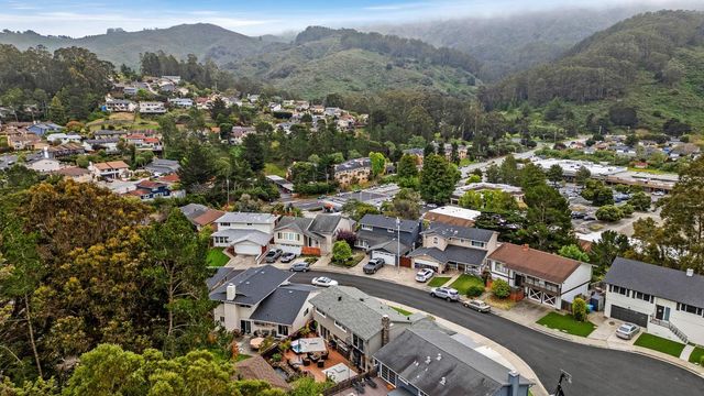 12 Yellowstone Way, Pacifica, CA 94044