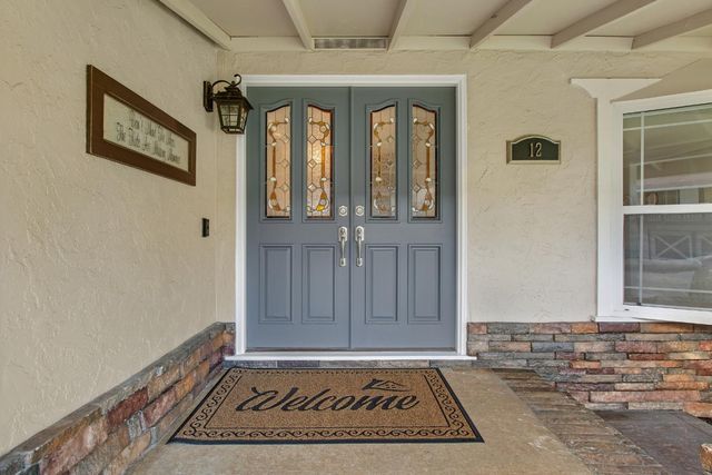 12 Yellowstone Way, Pacifica, CA 94044