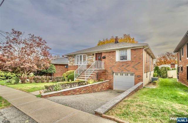 1106 Keswick Place, Fort Lee, NJ 07024