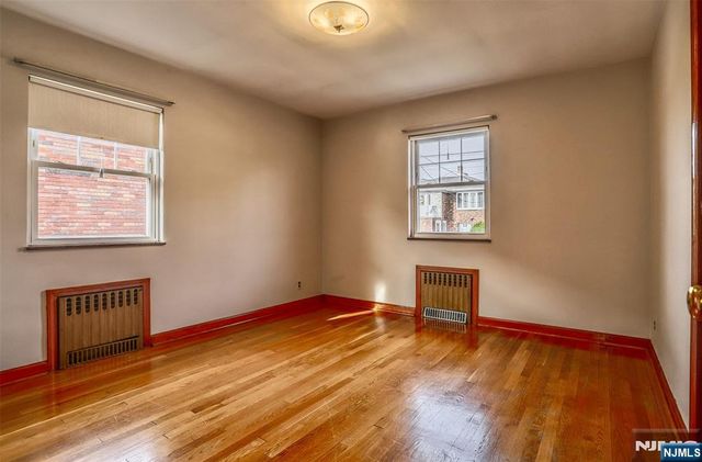 1106 Keswick Place, Fort Lee, NJ 07024