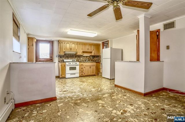 1106 Keswick Place, Fort Lee, NJ 07024