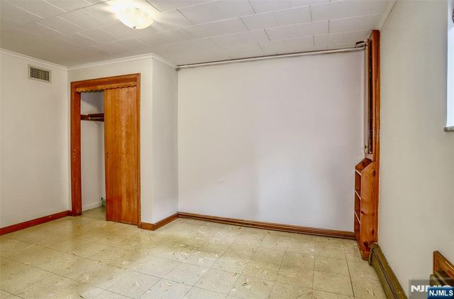 1106 Keswick Place, Fort Lee, NJ 07024