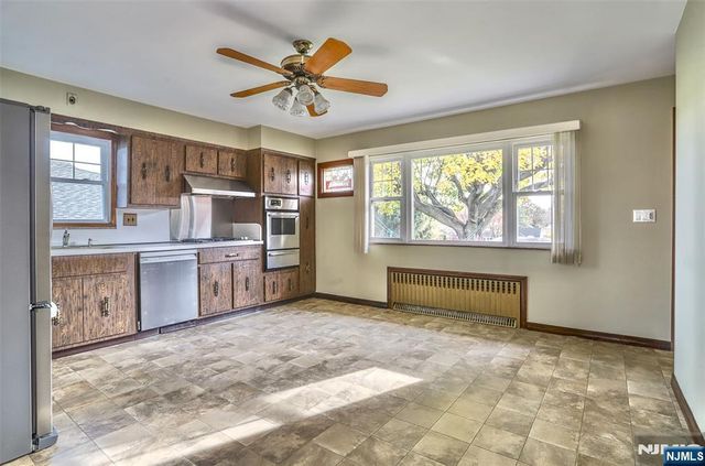 1106 Keswick Place, Fort Lee, NJ 07024