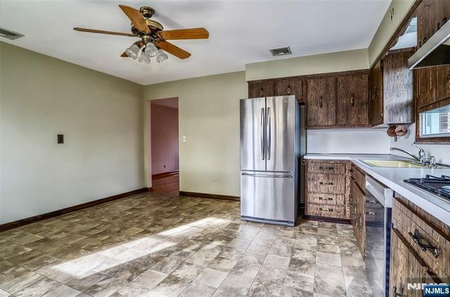 1106 Keswick Place, Fort Lee, NJ 07024