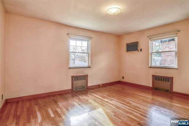 1106 Keswick Place, Fort Lee, NJ 07024