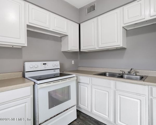 2212 W 12TH Street, Jacksonville, FL 32209