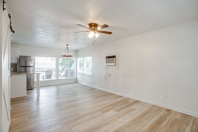 1130 W Lake Drive, Weatherford, TX 76087
