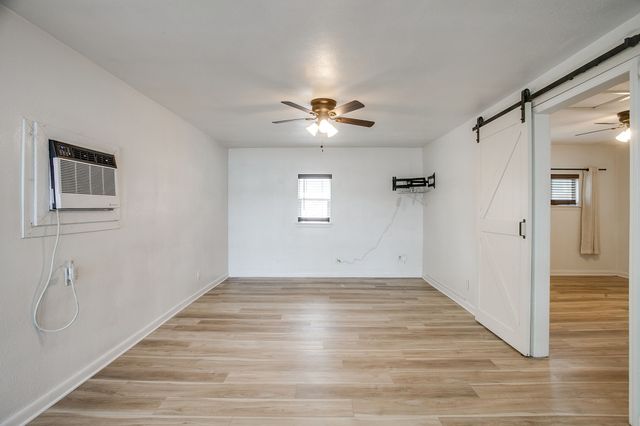 1130 W Lake Drive, Weatherford, TX 76087