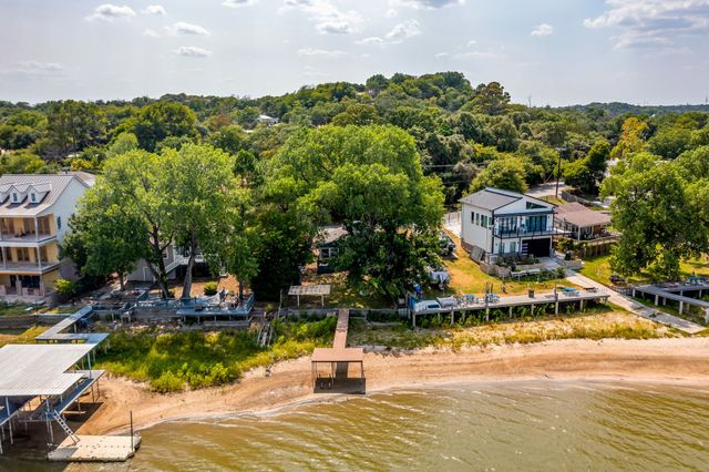 1130 W Lake Drive, Weatherford, TX 76087