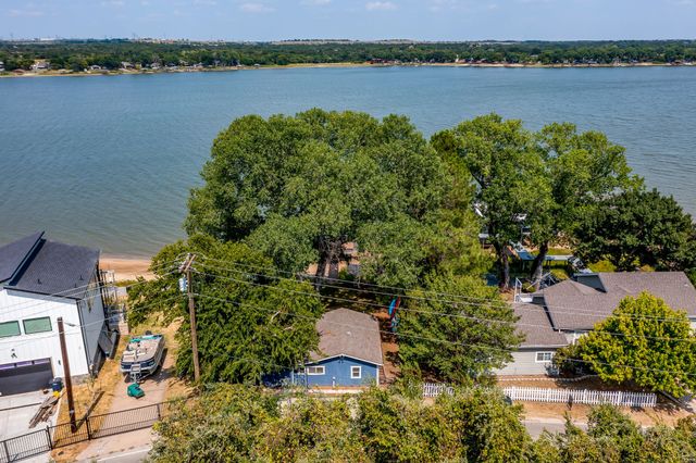 1130 W Lake Drive, Weatherford, TX 76087