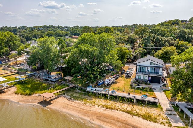 1130 W Lake Drive, Weatherford, TX 76087