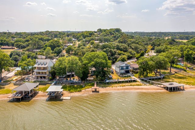 1130 W Lake Drive, Weatherford, TX 76087