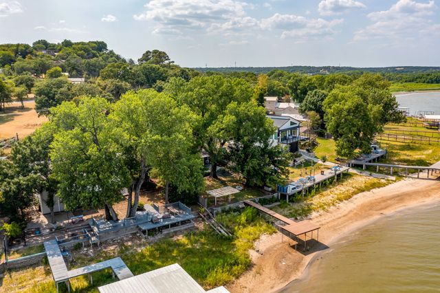 1130 W Lake Drive, Weatherford, TX 76087