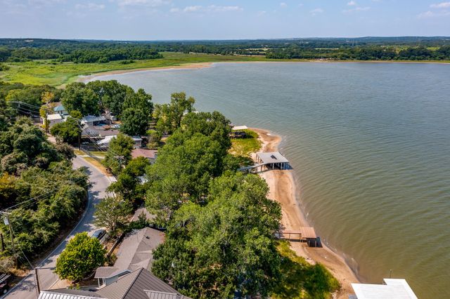 1130 W Lake Drive, Weatherford, TX 76087