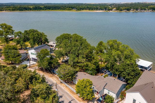 1130 W Lake Drive, Weatherford, TX 76087