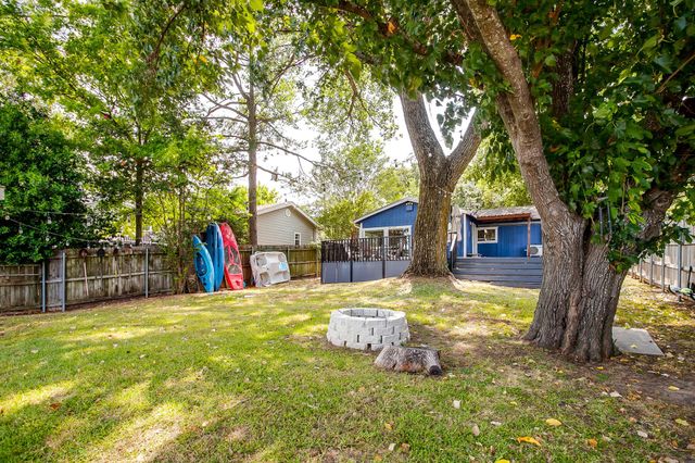 1130 W Lake Drive, Weatherford, TX 76087