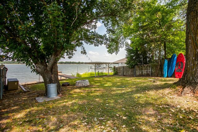 1130 W Lake Drive, Weatherford, TX 76087