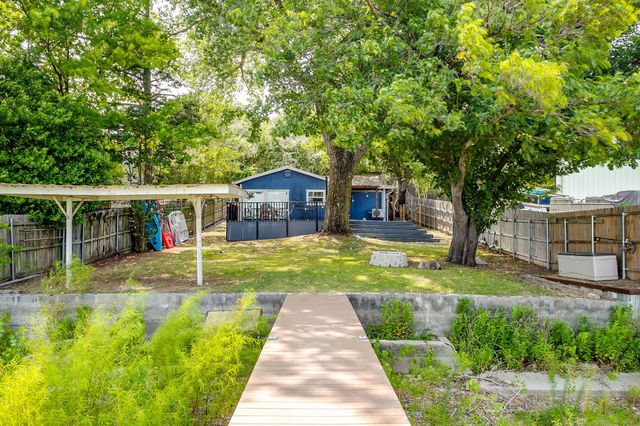 1130 W Lake Drive, Weatherford, TX 76087