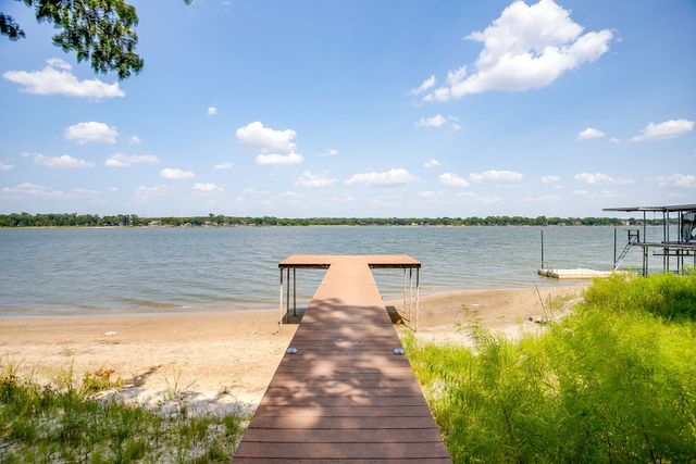 1130 W Lake Drive, Weatherford, TX 76087
