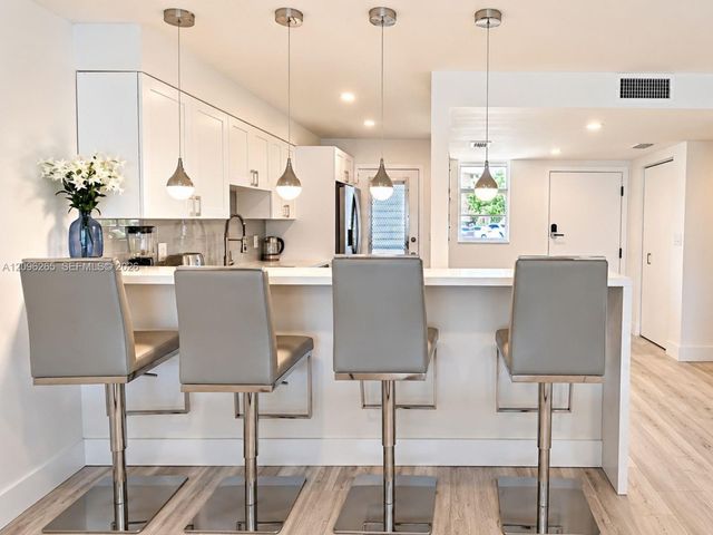 2949 Point East Drive B105, Aventura, FL 33160