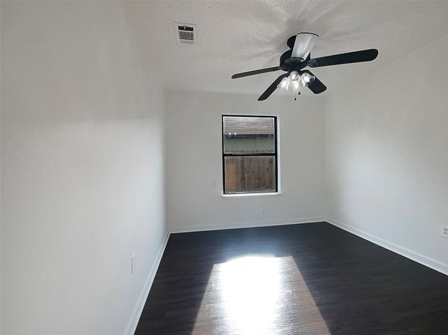 1625 Gentle Wind Drive, Arlington, TX 76018