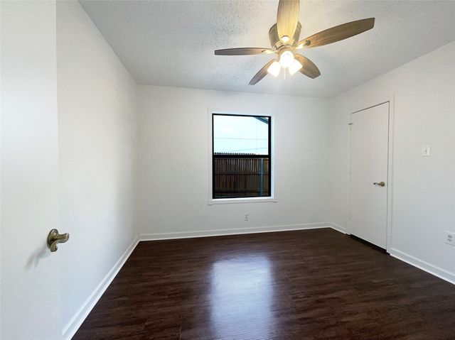 1625 Gentle Wind Drive, Arlington, TX 76018