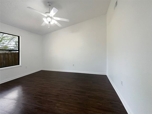 1625 Gentle Wind Drive, Arlington, TX 76018